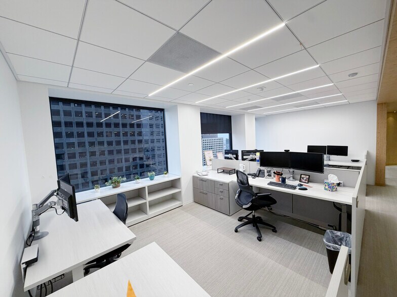 More Photos Of 515 S Flower St, Los Angeles Office For Lease