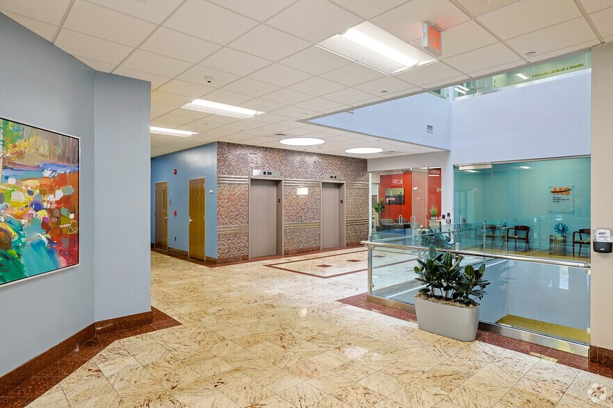 More Photos Of 465 Waverley Oaks Rd, Waltham Office For Lease