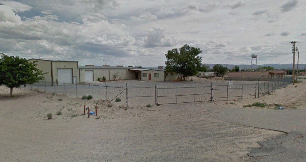 More Photos Of 200 O T Smith Rd, Tornillo Warehouse For Sale