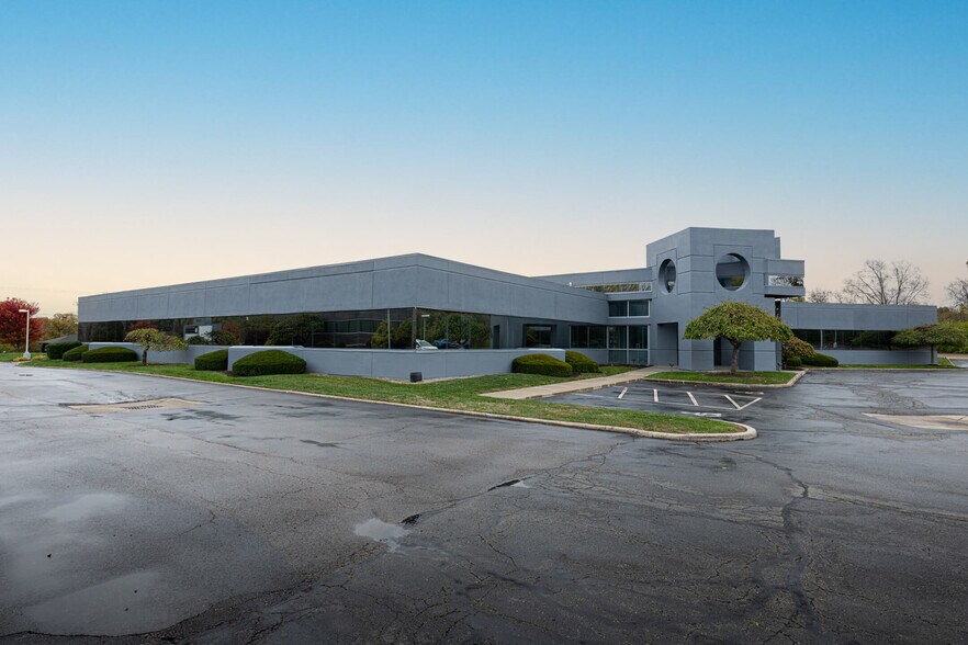 Primary Photo Of 7211 N Main St, Dayton Medical For Lease