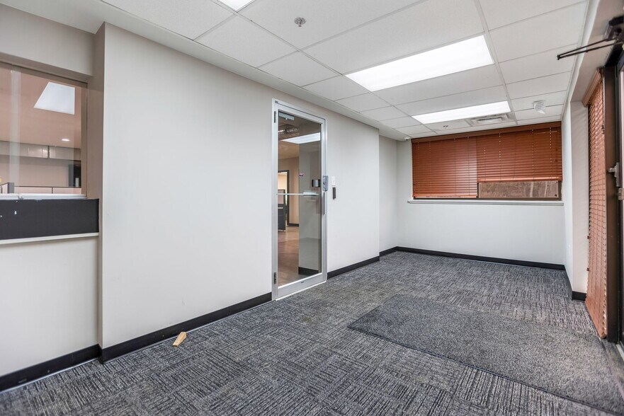 More Photos Of 808 Rhoads Ave, Columbus Warehouse For Sale