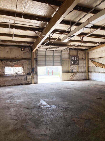 More Photos Of 7411-7415 Wright Rd, Houston Warehouse For Lease
