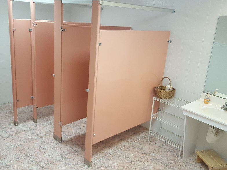 More Photos Of 22685 Three Notch Rd, California Medical For Lease