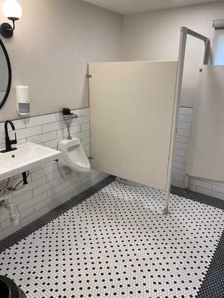 More Photos Of 4031 Rainbow Dr, Decatur Religious Facility For Sale