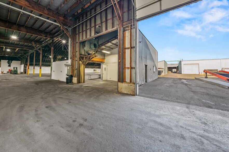 More Photos Of 1385 Antelope Rd, White City Manufacturing For Lease