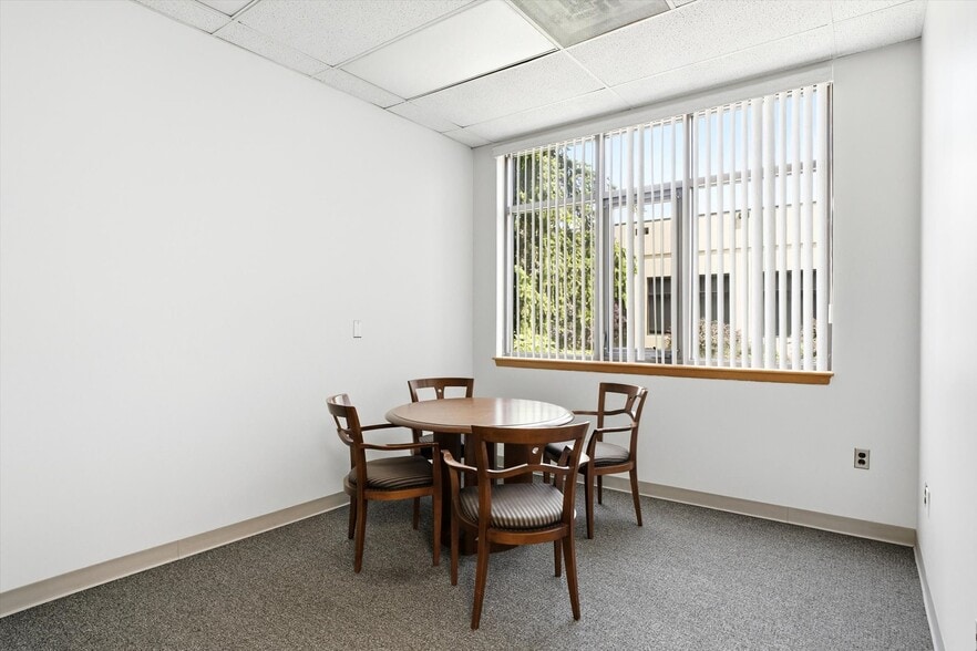 More Photos Of 15 Roszel Rd, West Windsor Office For Sale
