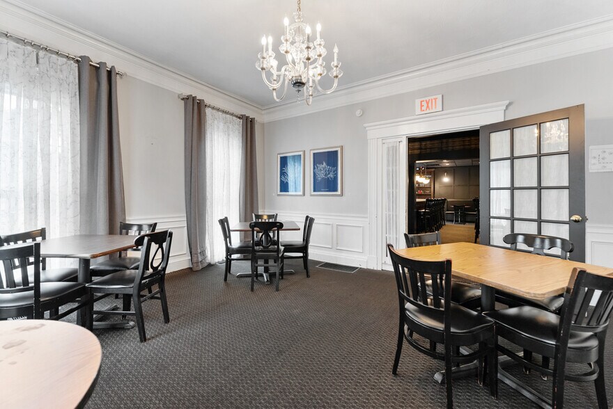 More Photos Of 135 Cooper St, Agawam Specialty For Sale