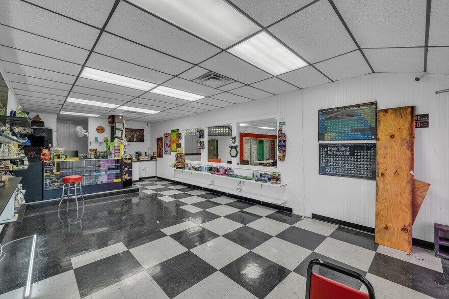 More Photos Of 101 S Main Street, Spavinaw Restaurant For Sale