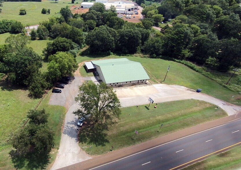 More Photos Of 37252 US Highway 69 N, Jacksonville Veterinarian Kennel For Sale