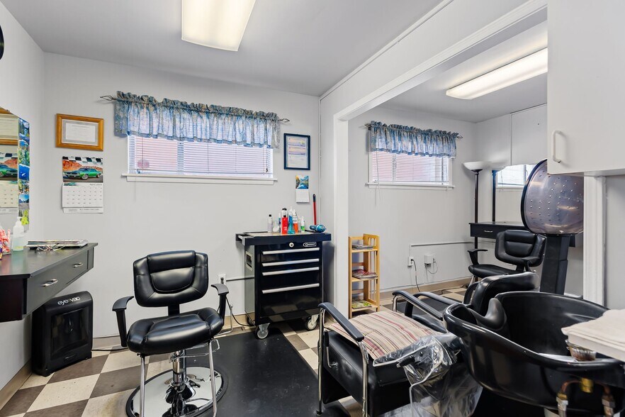 More Photos Of 216 N 40th Ave, Yakima Freestanding For Lease