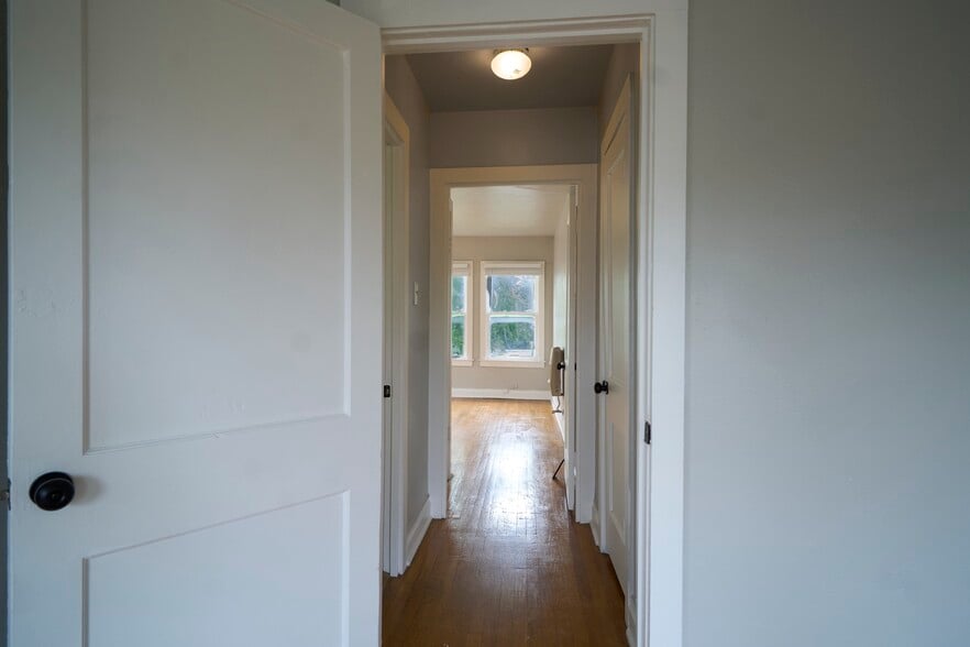 More Photos Of 218 Claremont Ave, San Antonio Multifamily For Sale
