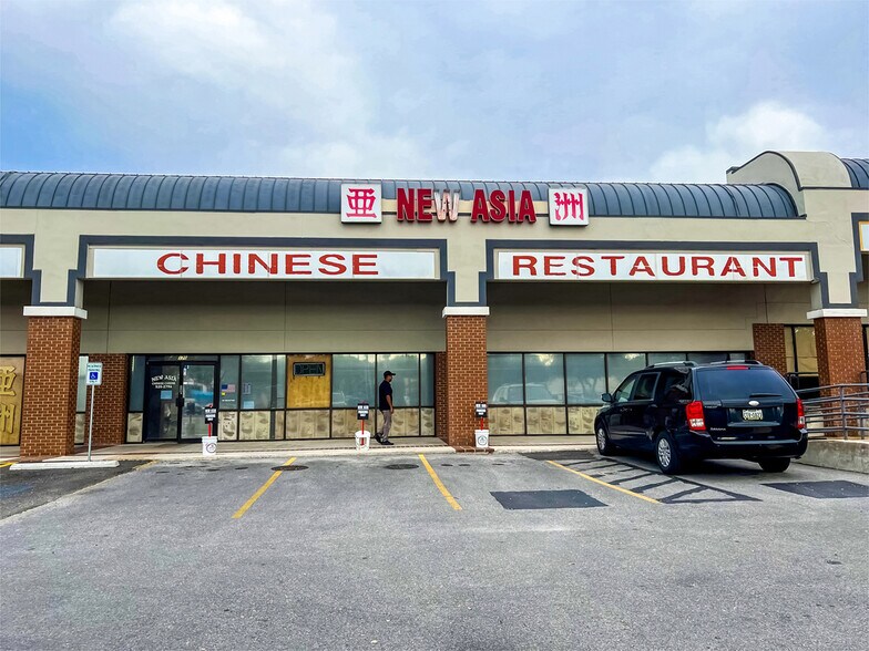 More Photos Of 7530 Bandera Rd, San Antonio Storefront For Lease