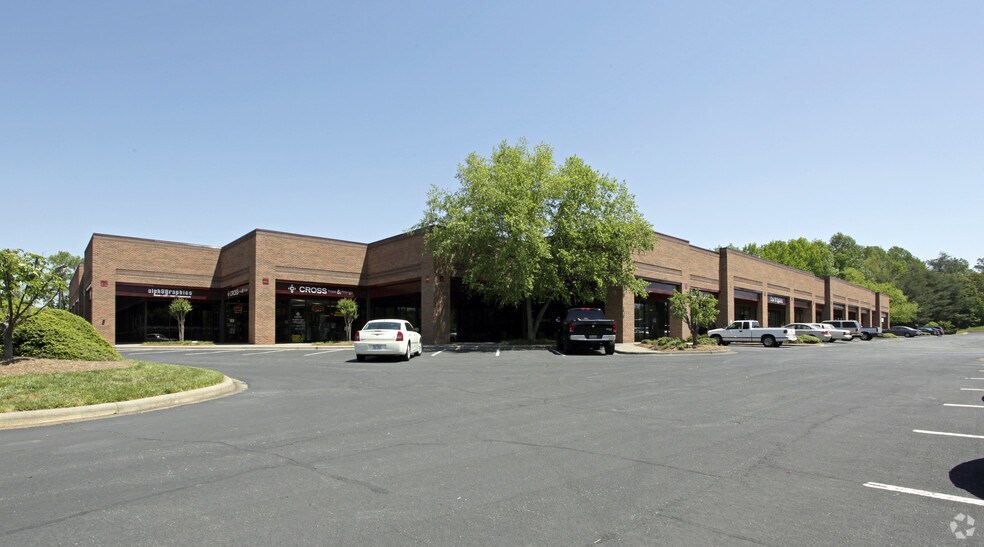 More Photos Of 8100 North Point Blvd, Winston-Salem Flex For Lease