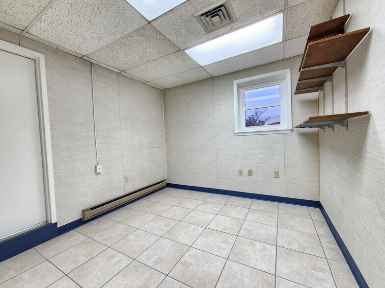 More Photos Of 339 E Antietam St, Hagerstown Office For Lease