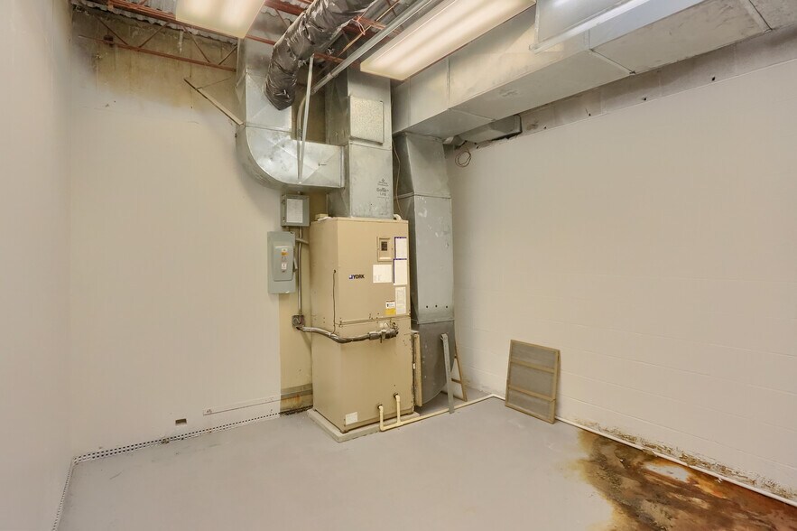 More Photos Of 3210 Wilmington Rd, New Castle Bowling Alley For Sale