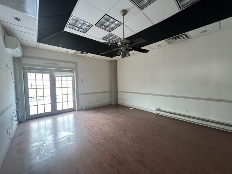 More Photos Of 111 Lafayette Ave, White Plains Warehouse For Lease