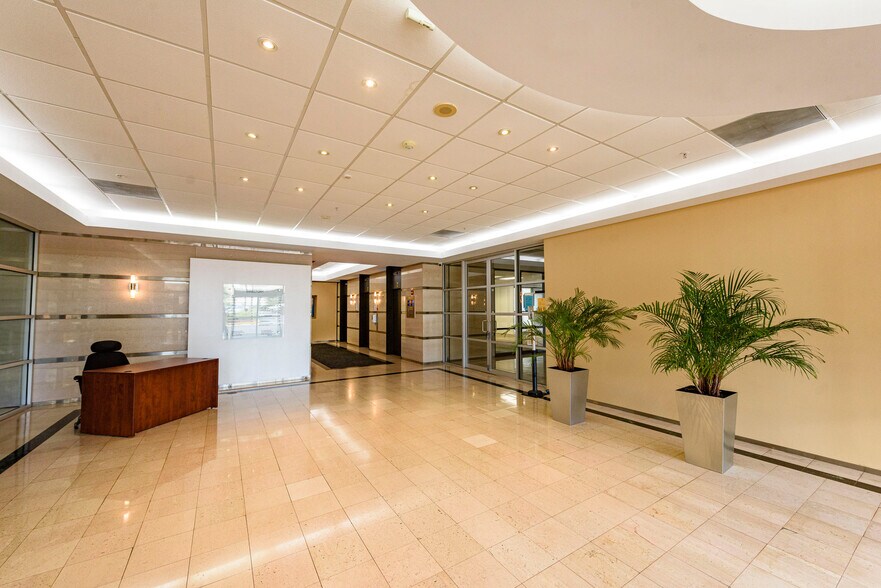 More Photos Of 600 Cleveland St, Clearwater Office For Lease