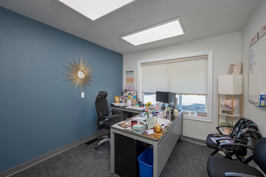 More Photos Of 830 Sharon Ave E, Moses Lake Office For Sale