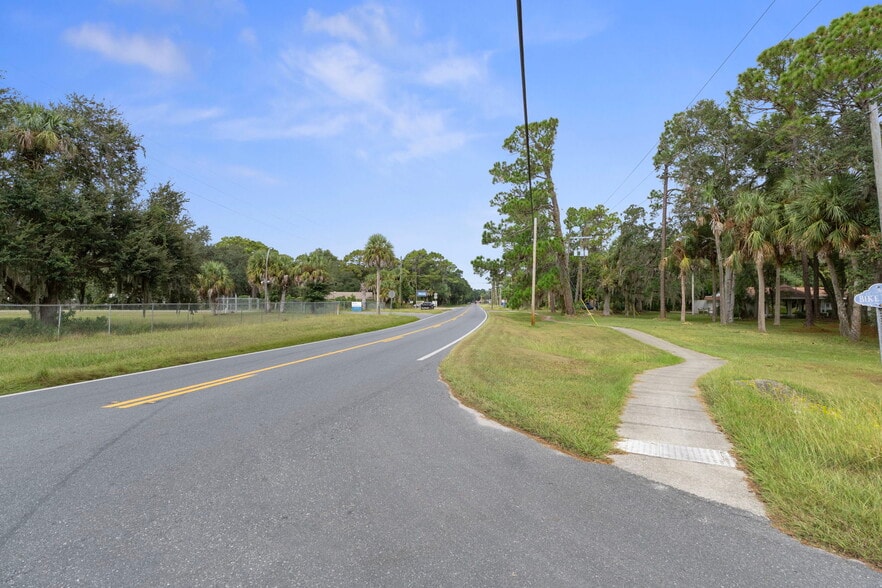 More Photos Of 377 Highway 40 W, Inglis Flex For Lease