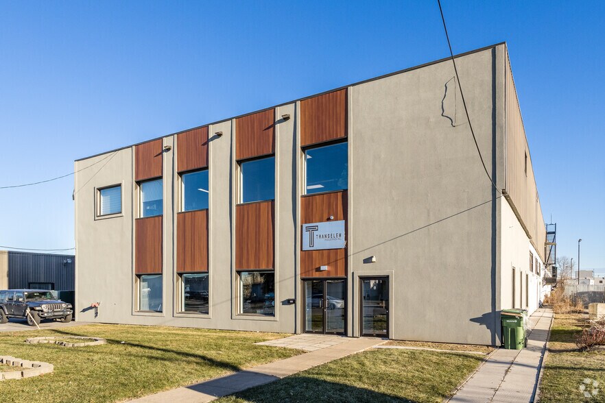 Primary Photo Of 617 Montée De Liesse, Saint-Lauren Warehouse For Sale