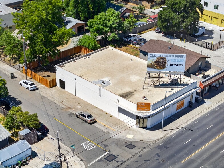 More Photos Of 3930 Broadway, Sacramento Freestanding For Sale