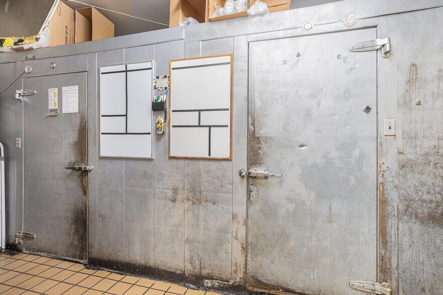 More Photos Of 6225 W D Ave, Kalamazoo Restaurant For Sale