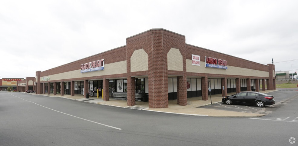 Primary Photo Of 201 Skyline Dr, Conway Freestanding For Lease