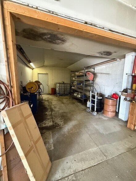 More Photos Of 1530 S 11th St, Nebraska City Auto Repair For Sale