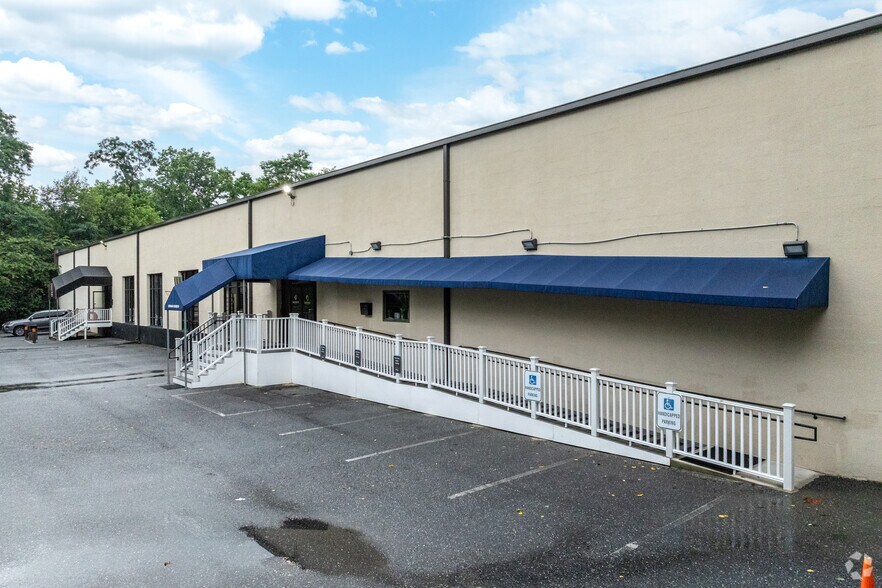 More Photos Of 6570 Dobbin Rd, Columbia Warehouse For Sale