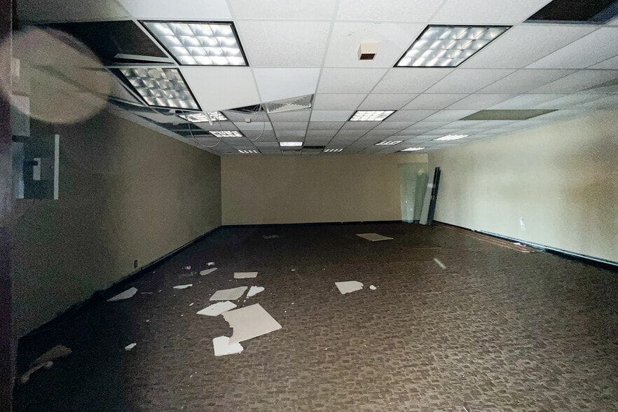 More Photos Of 3200 E Memorial Rd, Edmond Medical For Sale