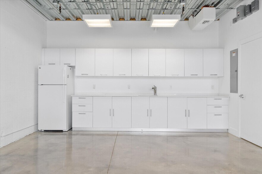 More Photos Of 64 NW 54th St, Miami Loft Creative Space For Sale