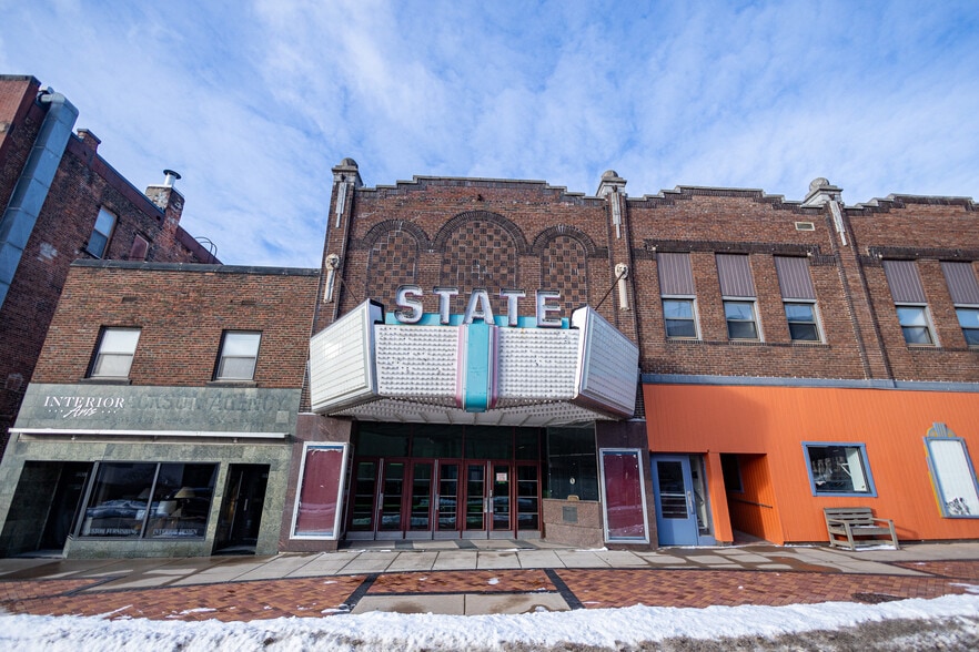 Primary Photo Of 312 Eau Claire St, Eau Claire Movie Theatre For Sale
