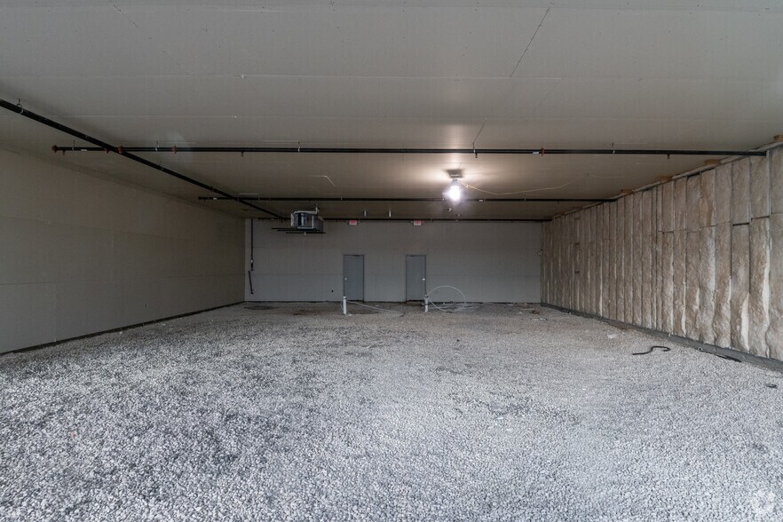 More Photos Of 155 Sweetwater Blvd, Port Washington Unknown For Lease