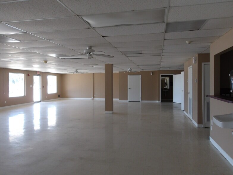 More Photos Of 503 W Business 83, Donna General Retail For Lease