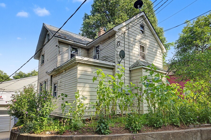 More Photos Of 23 Malcolm St, Morristown Industrial For Sale