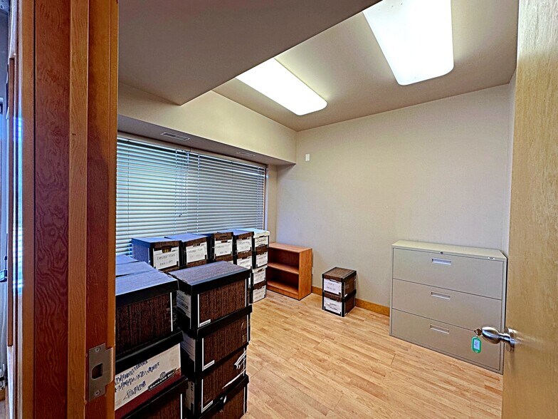 More Photos Of 380 Mackenzie Blvd, Fort McMurray Warehouse For Sale