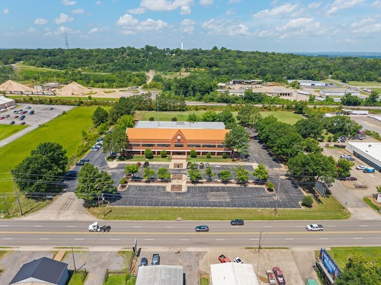 More Photos Of 3600 Wheeler Ave, Fort Smith Office For Sale