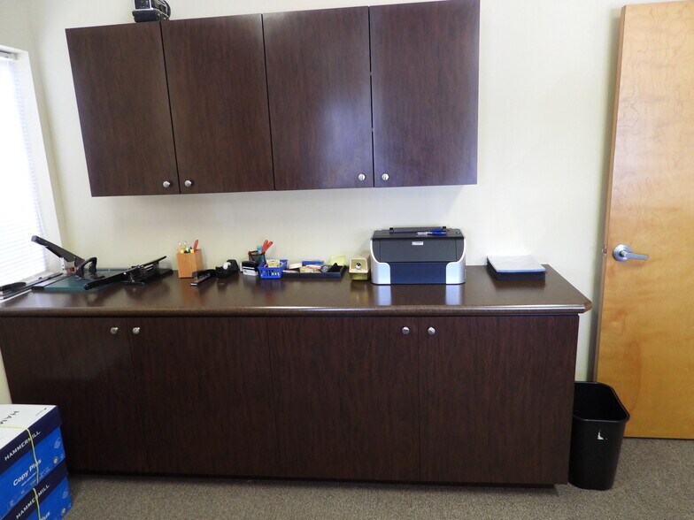 More Photos Of 7264-7270 Kyle Ct, Sarasota Office For Lease