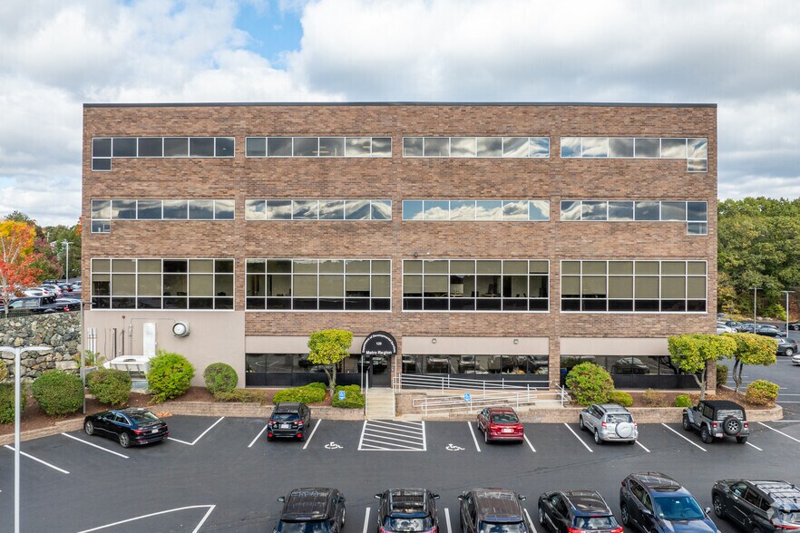 More Photos Of 465 Waverley Oaks Rd, Waltham Office For Lease