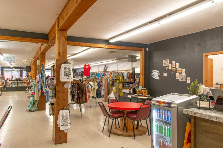 More Photos Of 110 N Broadway St, Broken Bow General Retail For Sale