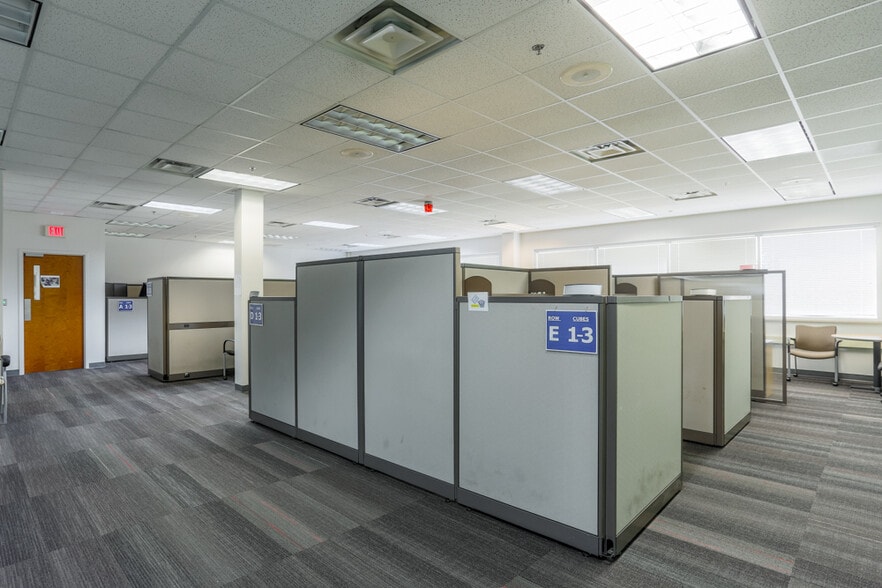 More Photos Of 1450 Technology Dr, Harrisonburg Office For Sale