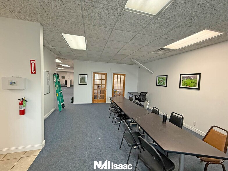 More Photos Of 230 N Gratz St, Midway Storefront Retail Office For Sale