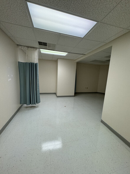 More Photos Of 830 Century Medical Dr, Titusville Medical For Sale
