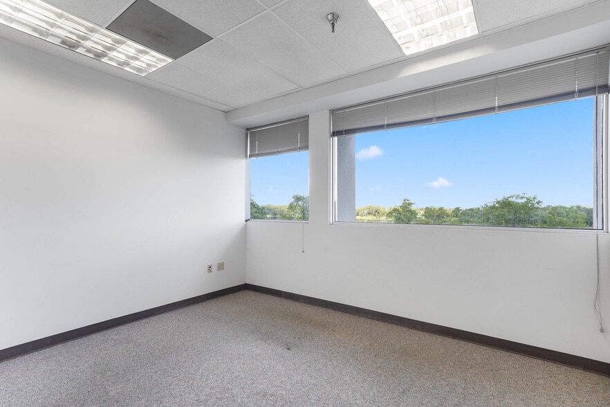 More Photos Of 2201 Lucien Way, Maitland Office For Lease