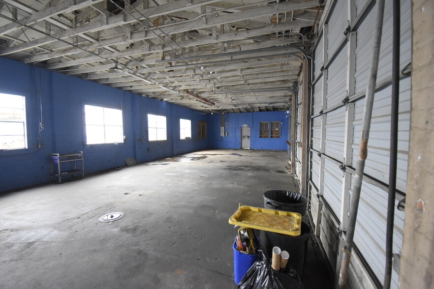 More Photos Of 621 W Main St, La Porte Warehouse For Lease
