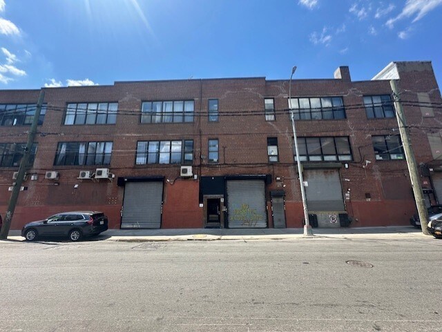 More Photos Of 175 Walnut Ave, Bronx Warehouse For Lease