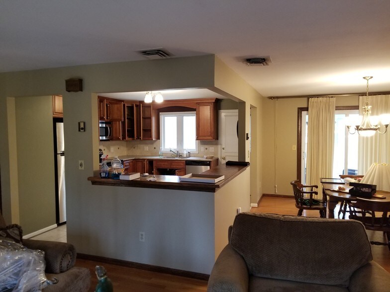 More Photos Of 450 W Todd St, Hamden Specialty For Sale