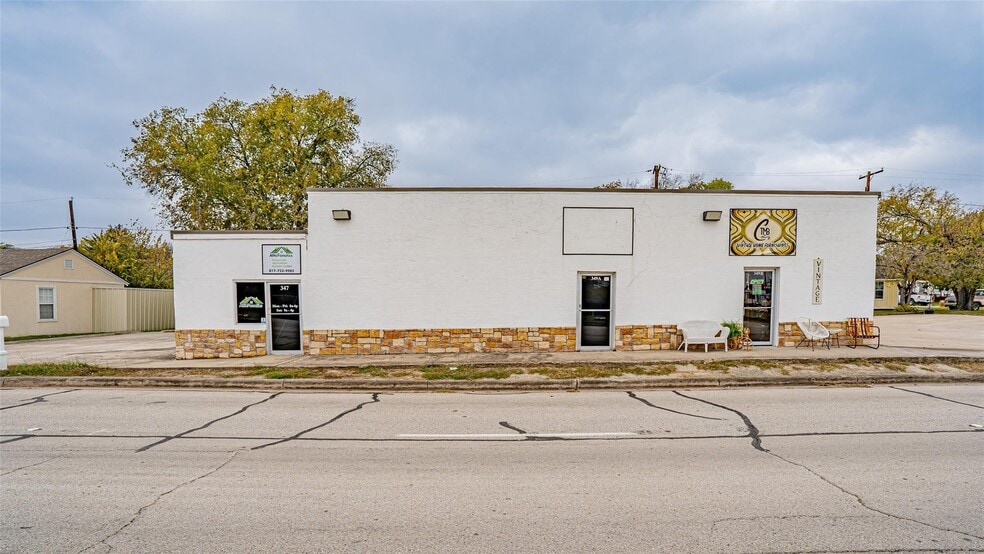 Primary Photo Of 347-349 N Cherry Ln, Fort Worth General Retail For Sale