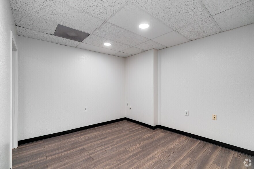 More Photos Of 7523 Aloma Ave, Winter Park Medical For Sale