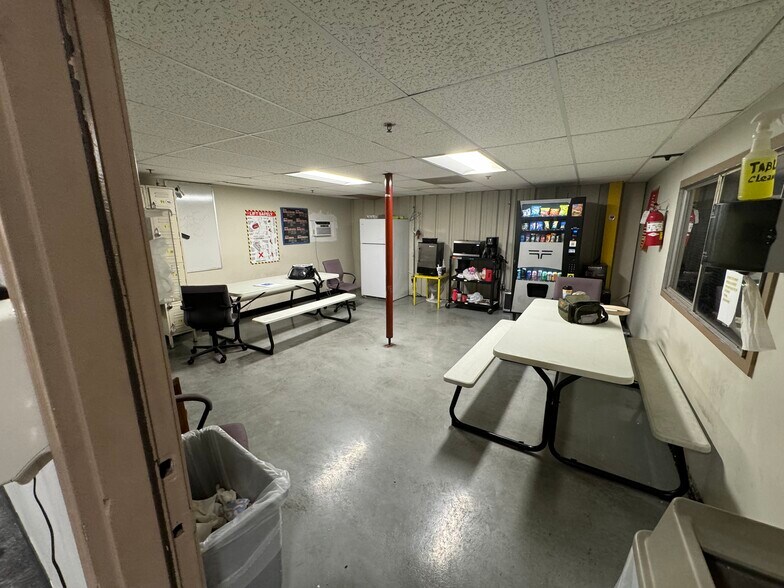 More Photos Of 19919 W Shawnee Mission Pky, Shawnee Manufacturing For Sale